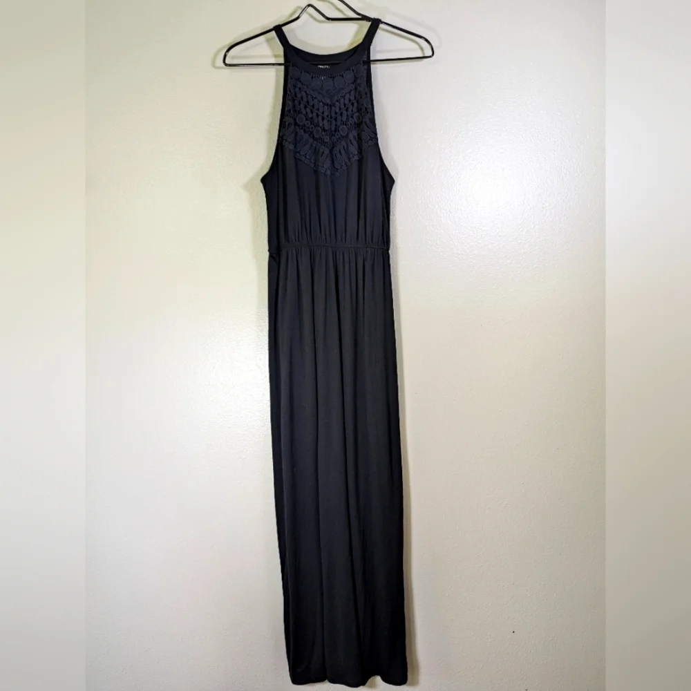 Rue 21 women's black maxi dress sleeveless lace trim size M